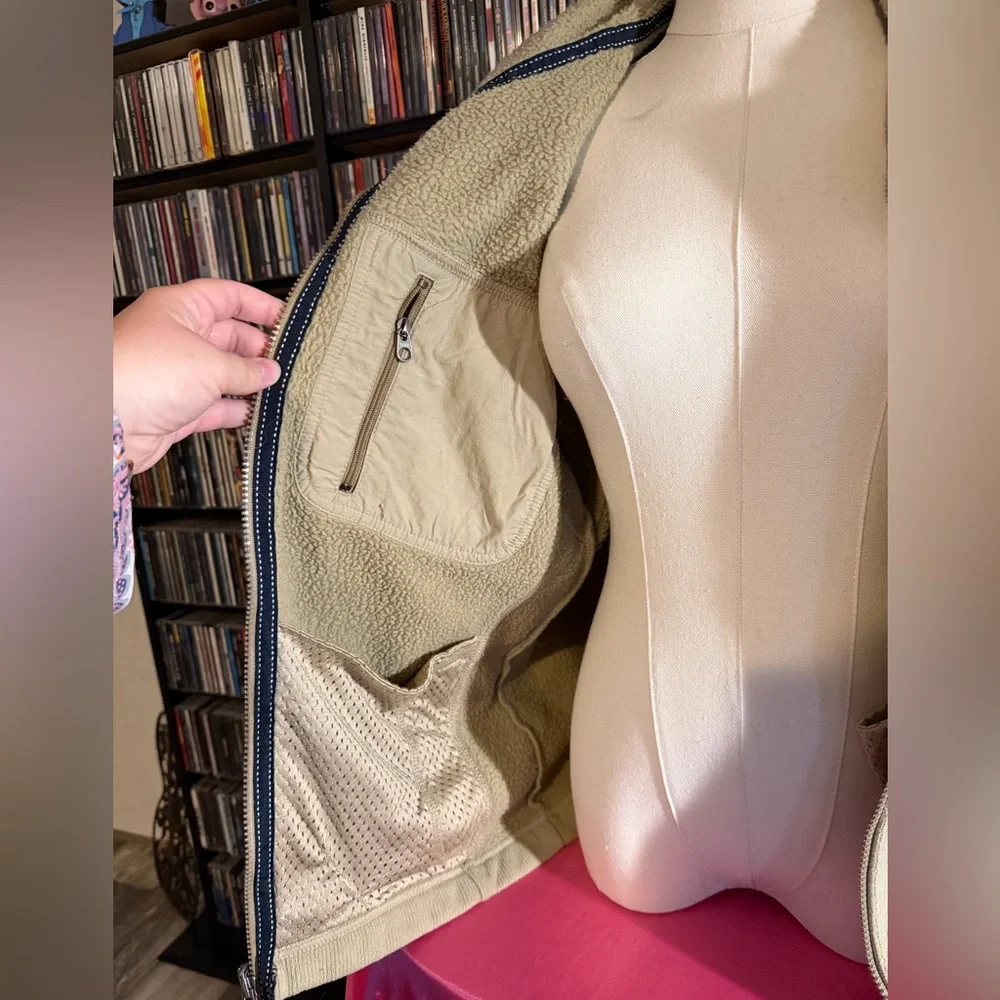 Patagonia Tan Synchilla Boho cozy Fleece - Picture 2 of 8